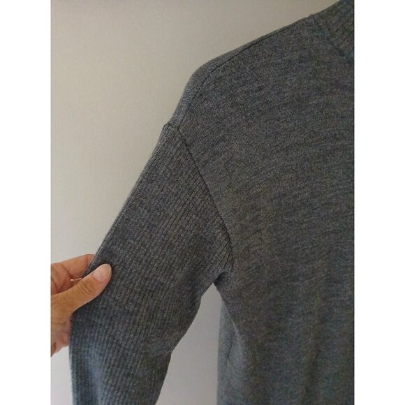 Talbots 100% Pure Merino Wool Sweater Size Medium Petite Gray Ribbed Sleeve - Picture 4 of 9